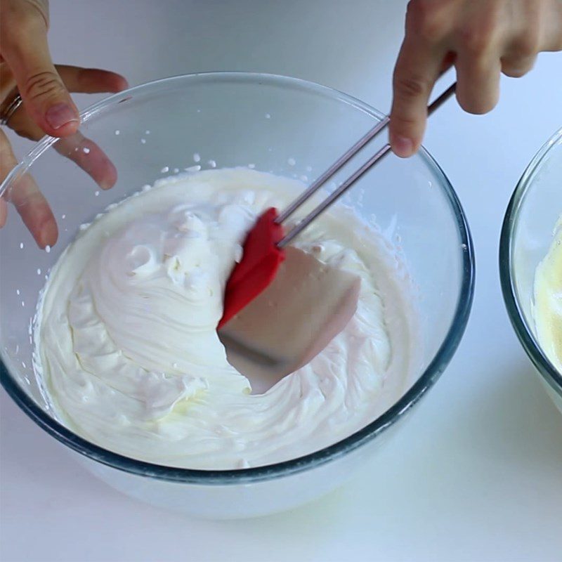 Step 3 Whipping Egg Cream Chocolate Cold Cake