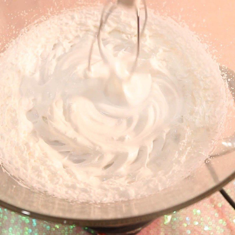 Step 4 Whip the egg whites with Milo