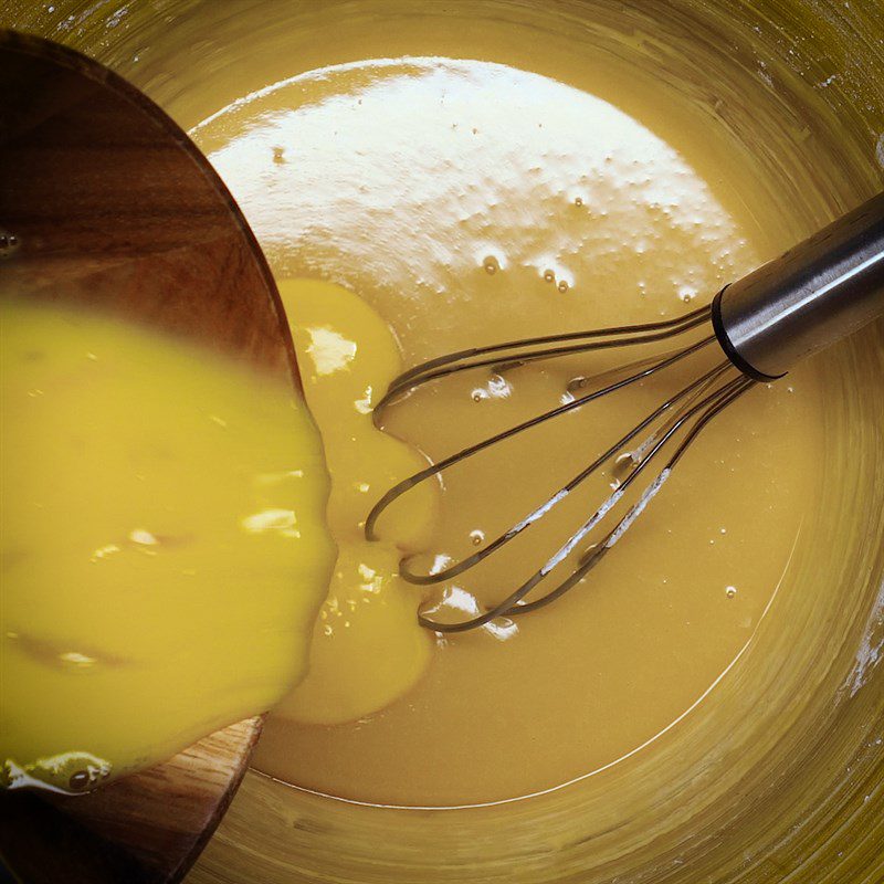 Step 4 Mix the dough for baked coconut cake