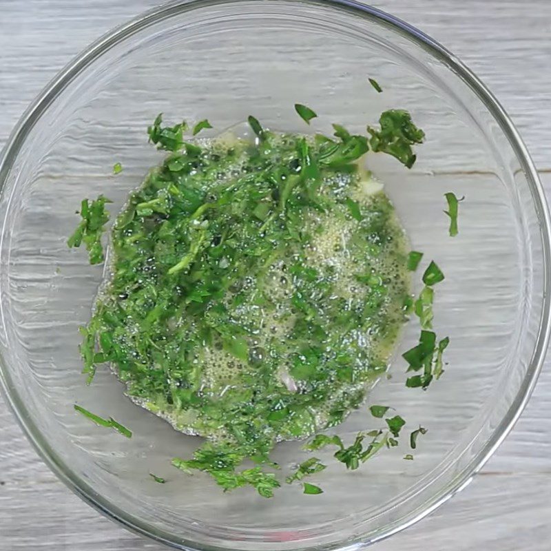 Step 2 Beat the Eggs for Fried Eggs with Mugwort