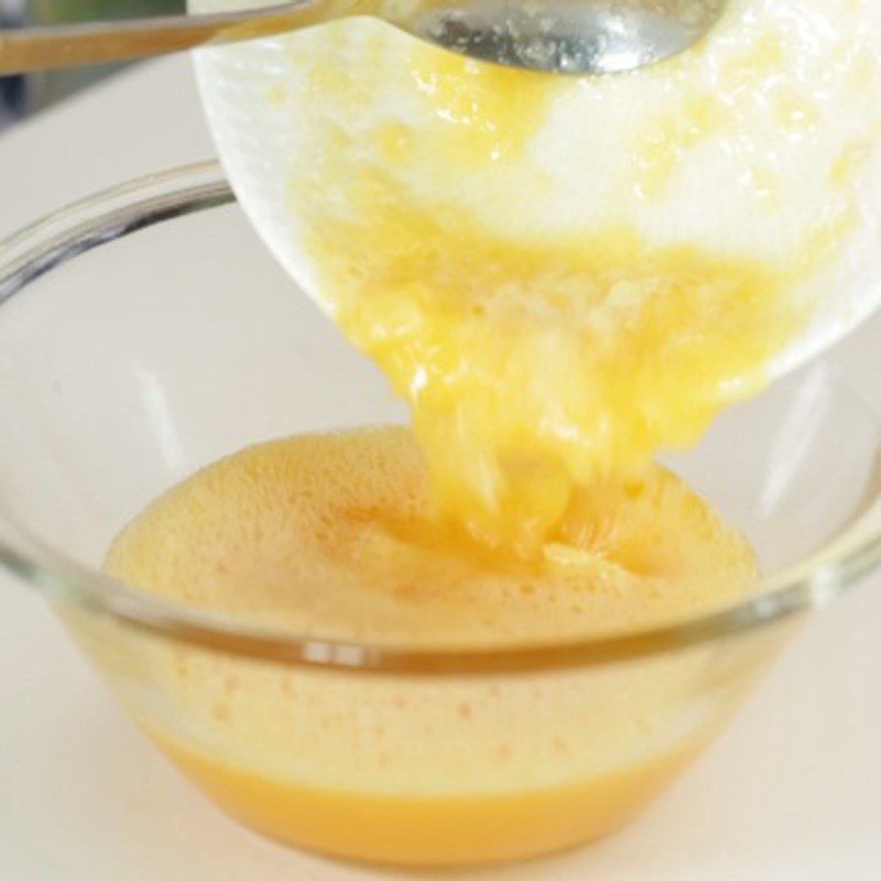 Step 2 Beat and sift the egg mixture Steamed orange eggs
