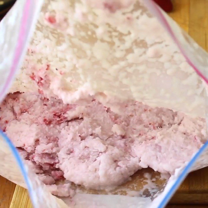 Step 3 Crush the frozen milk for Strawberry Bingsu