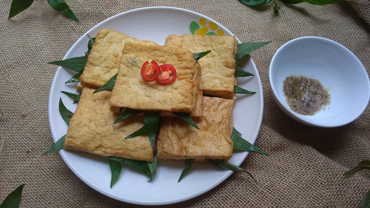 Steamed Tofu with Vietnamese Coriander