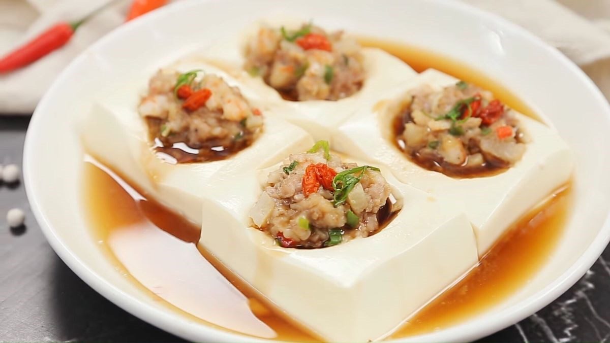 Steamed tofu with shrimp and pork