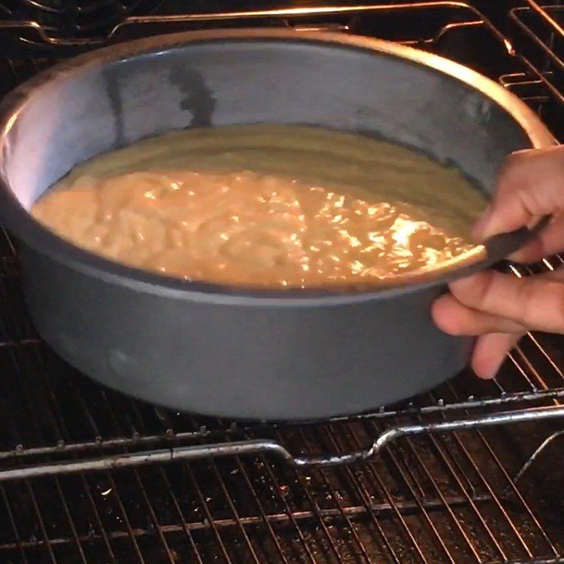 Step 3 Pouring into the mold and baking the cake Corn bread