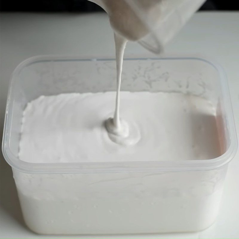 Step 5 Pouring the ice cream into molds Coconut ice cream without Whipping Cream