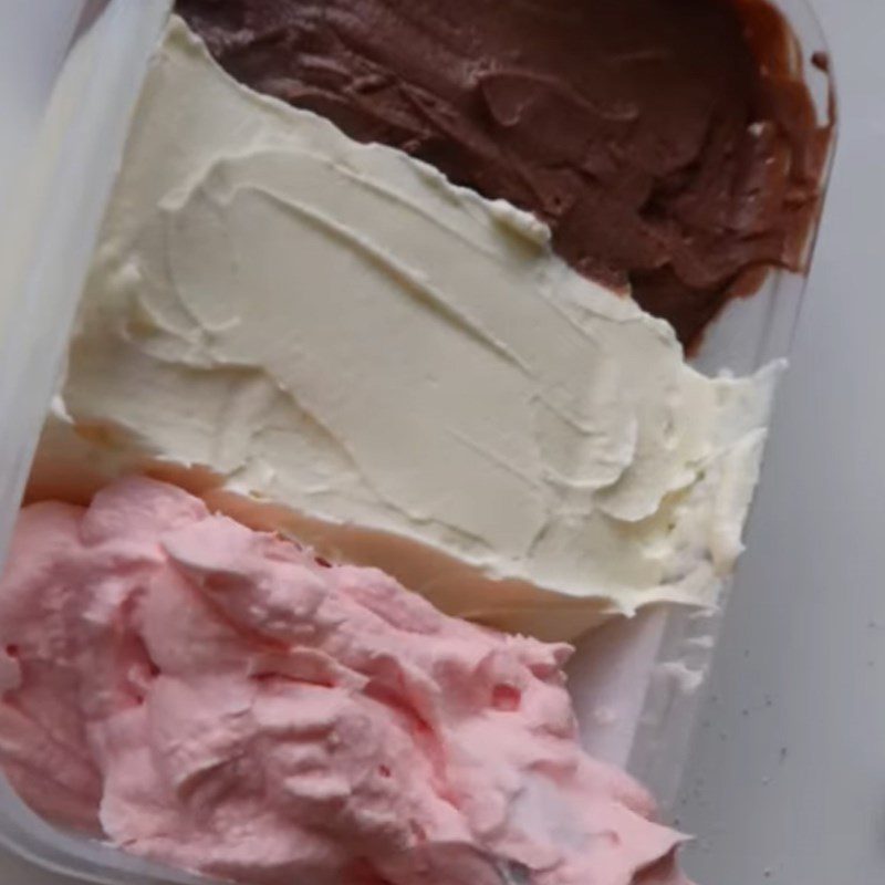 Step 3 Pour into molds and chill Neapolitan ice cream