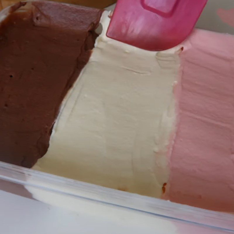 Step 3 Pour into molds and chill Neapolitan ice cream