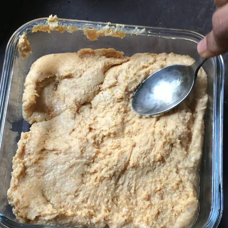 Step 2 Pouring and Cooling Powdered Milk Cake