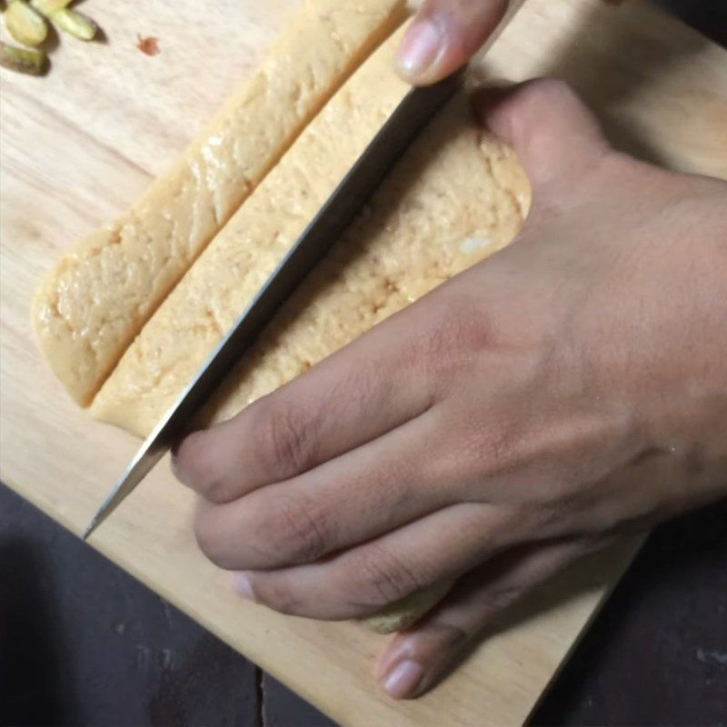 Step 2 Pouring and Cooling Powdered Milk Cake