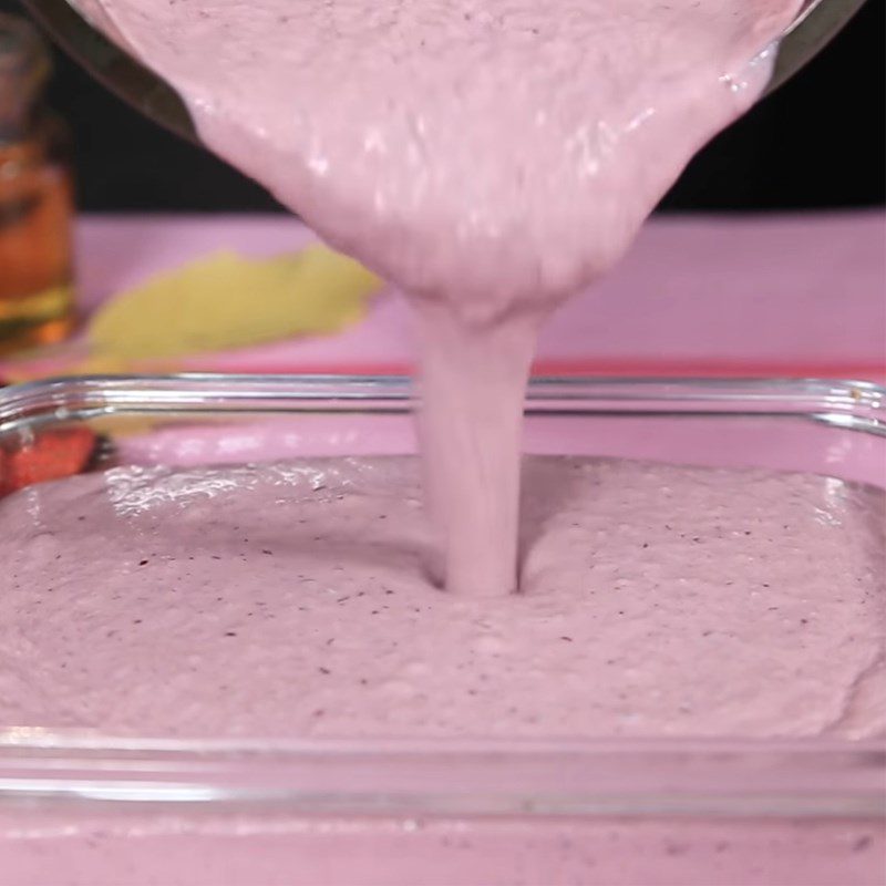 Step 3 Pour into molds and freeze for Mulberry Yogurt Ice Cream