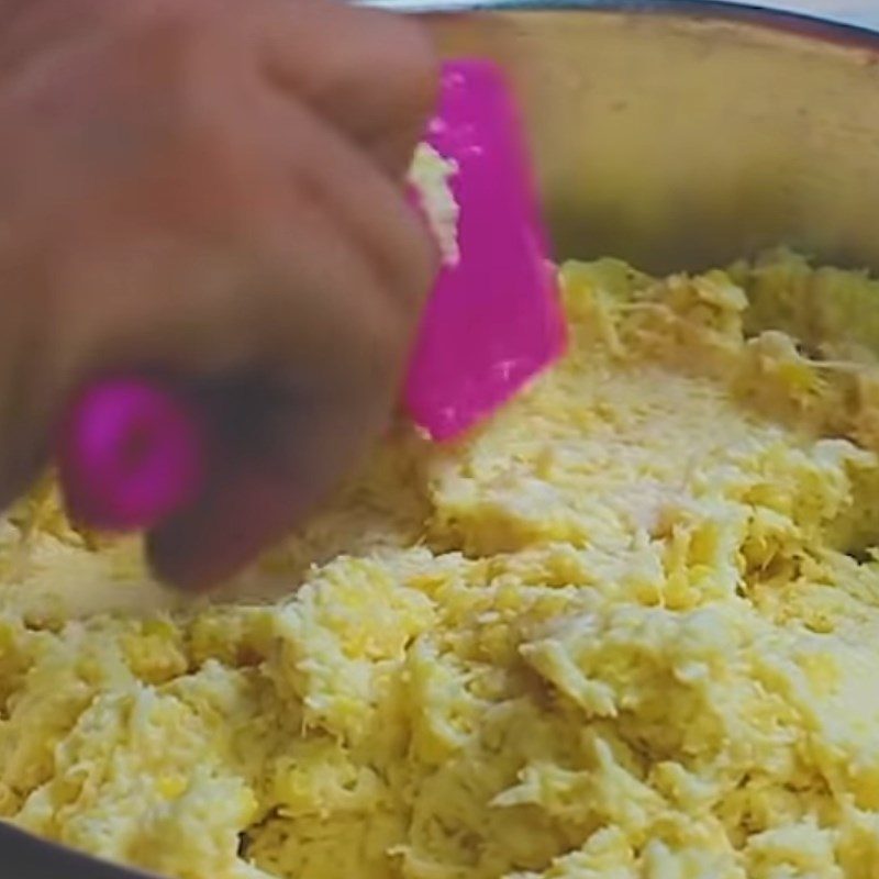 Step 5 Pour into the mold and bake the cake Baked cassava cake with jackfruit