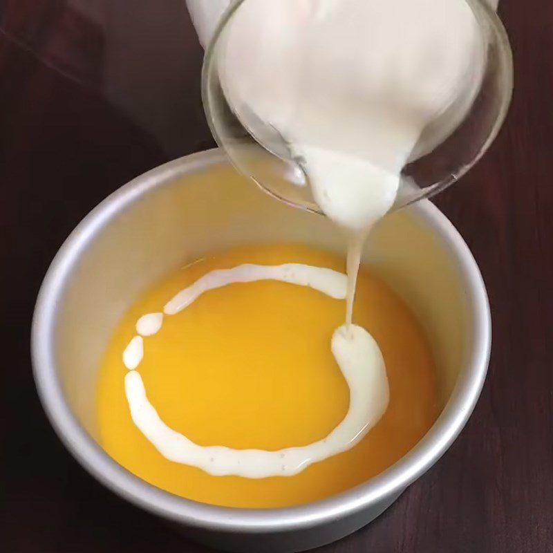 Step 5 Pouring the second layer Passion fruit jelly
