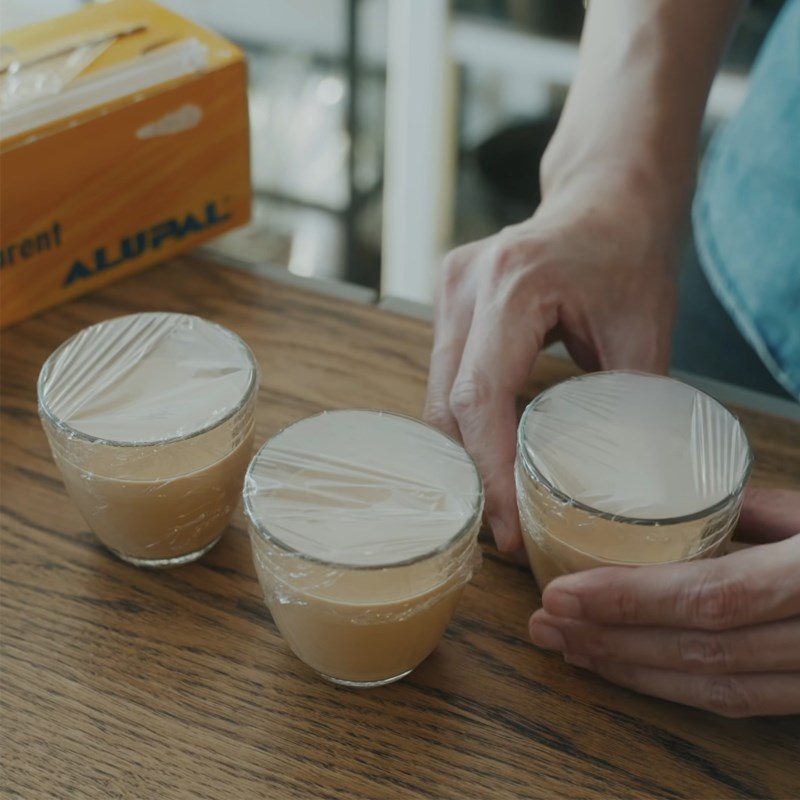 Step 4 Pour into cup and chill Panna cotta caramel