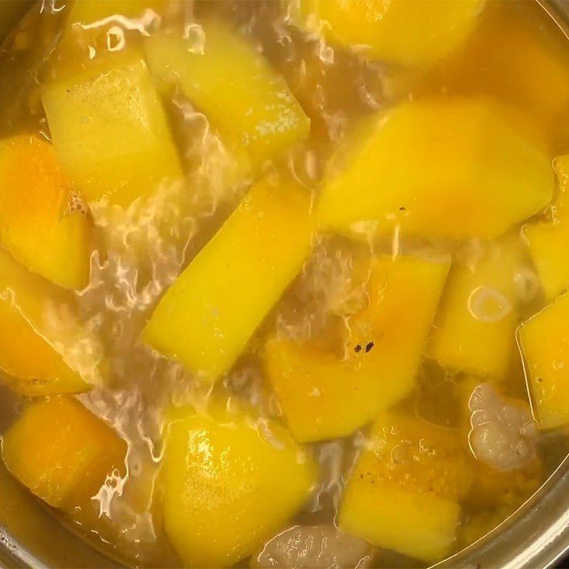 Step 5 Braised dish Beef tail with papaya