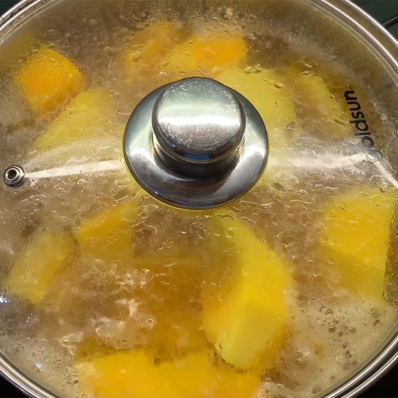 Step 5 Braised dish Beef tail with papaya