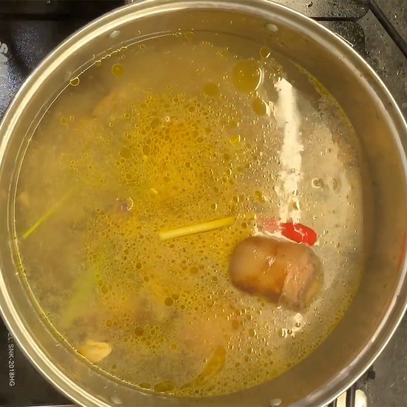 Step 5 Stew the dish Oxtail stew with papaya