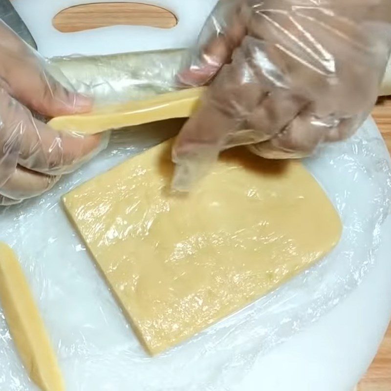 Step 3 Making condensed milk candy