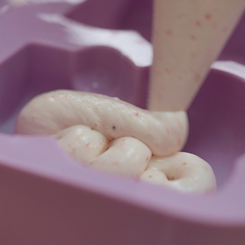 Step 4 Pour into molds and freeze Strawberry milk popsicle