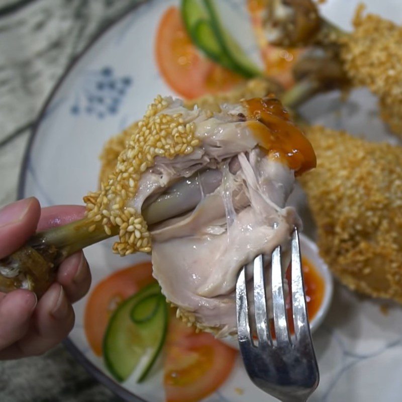 Step 6 Finished product Fried chicken with sesame and Vietnamese coriander