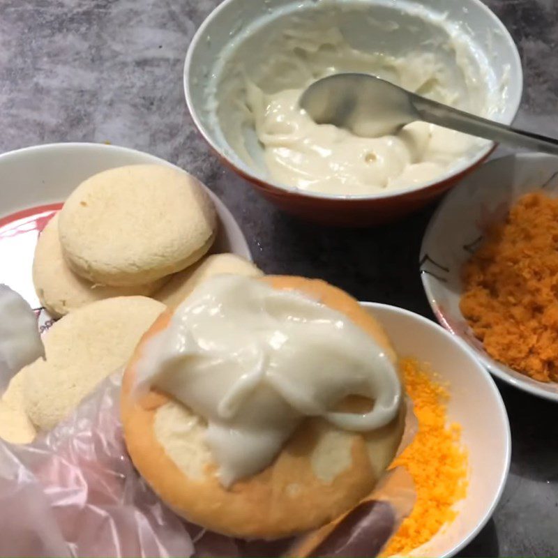 Step 7 Assembling the cake Mochi sponge cake with salted egg and spicy chicken floss