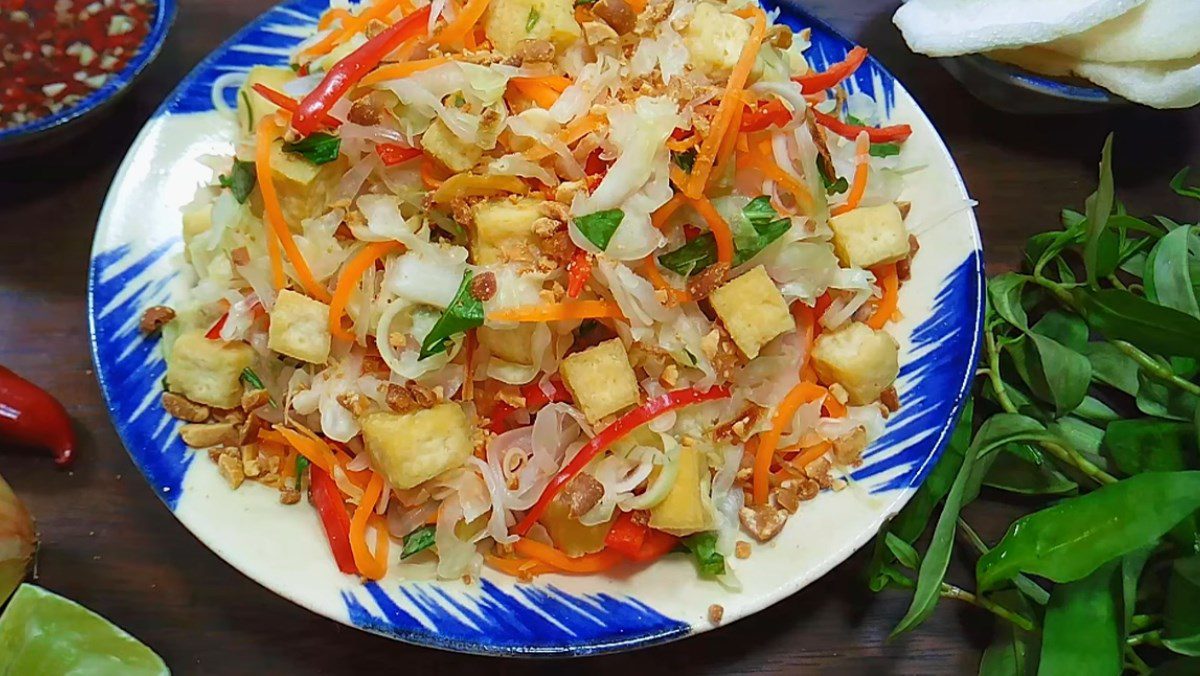 Vegetarian Cabbage and Carrot Salad