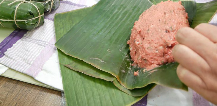Step 4 Wrap the beef paste Beef paste