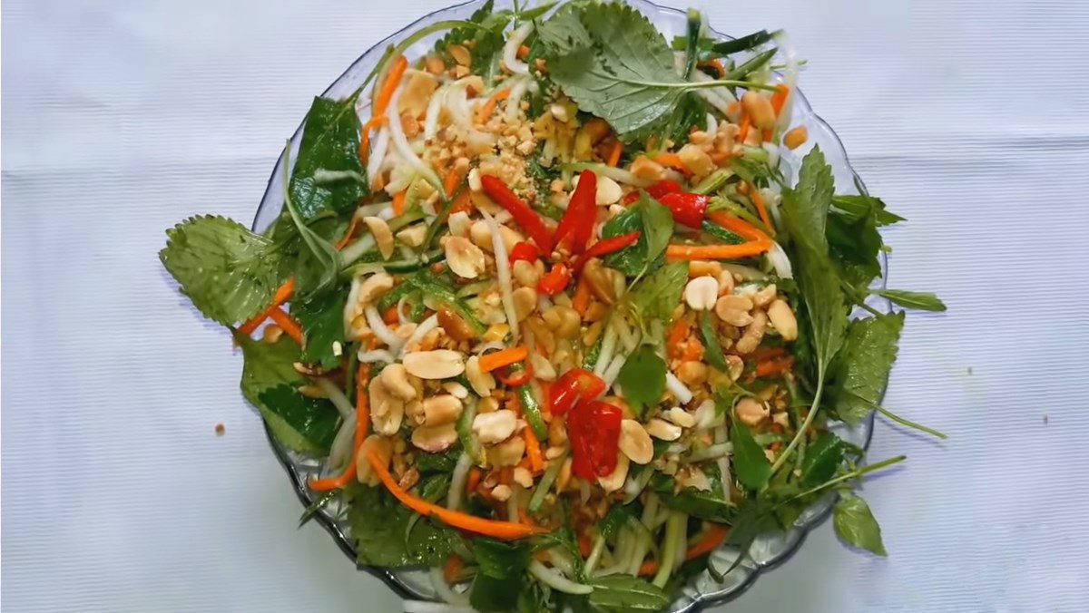 Cucumber and shredded carrot salad