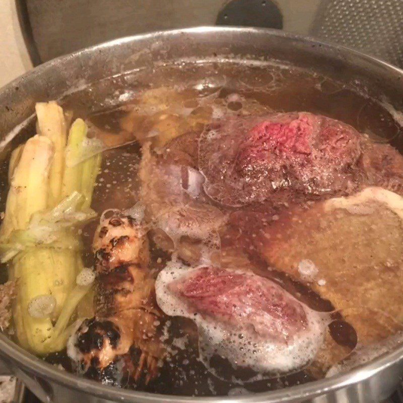 Step 3 Simmering the bones Da Nang Beef Noodle