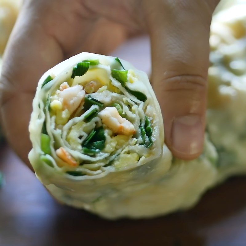 Step 5 Steaming the cake Shrimp-filled cake roll