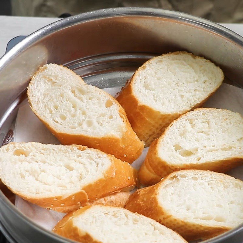 Step 3 Steam the bread and finish for steamed minced meat bread