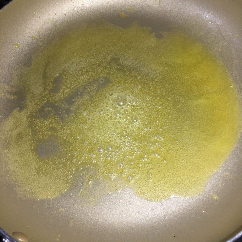 Step 3 Fry corn with butter - fried corn with butter