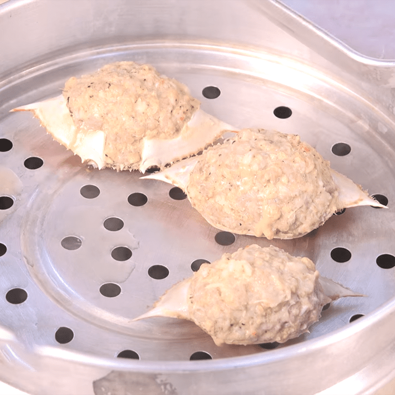 Step 3 Steam the crab stuffed crab meat