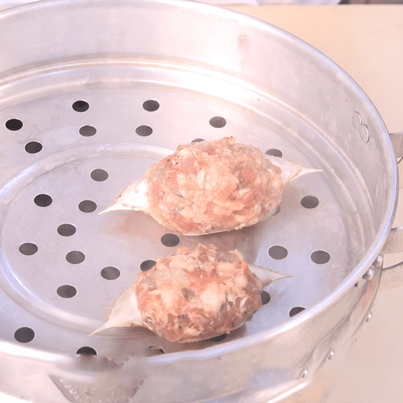 Step 3 Steam the crab stuffed crab meat