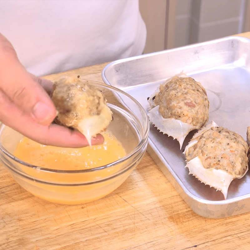Step 3 Steam the crab stuffed crab meat
