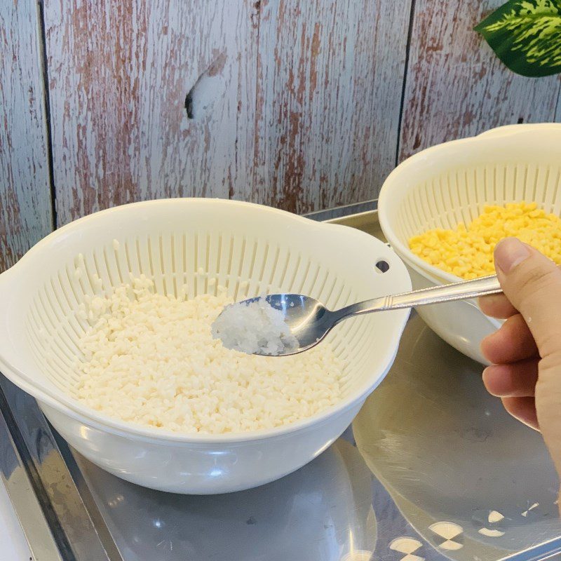 Step 2 Steam the mung beans for Sticky Rice with Coconut Milk