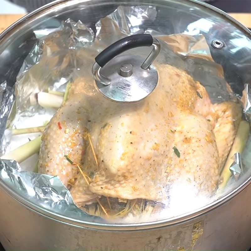 Step 4 Steaming chicken wrapped in foil with salt