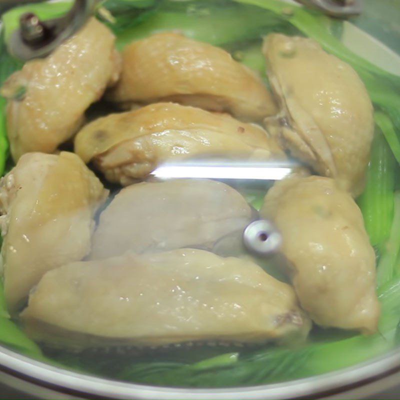 Step 3 Steaming chicken with bok choy Steamed chicken with bok choy