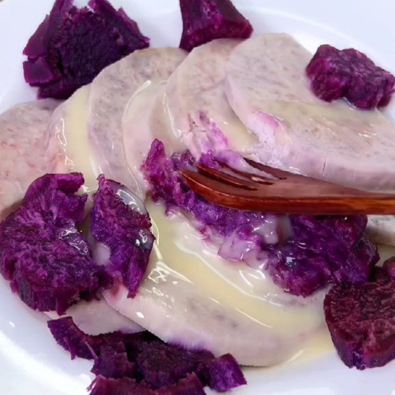 Step 1 Steam the taro Taro Sticky Rice Cake (Recipe shared from Tiktok Vao bep cùng TasteVN)