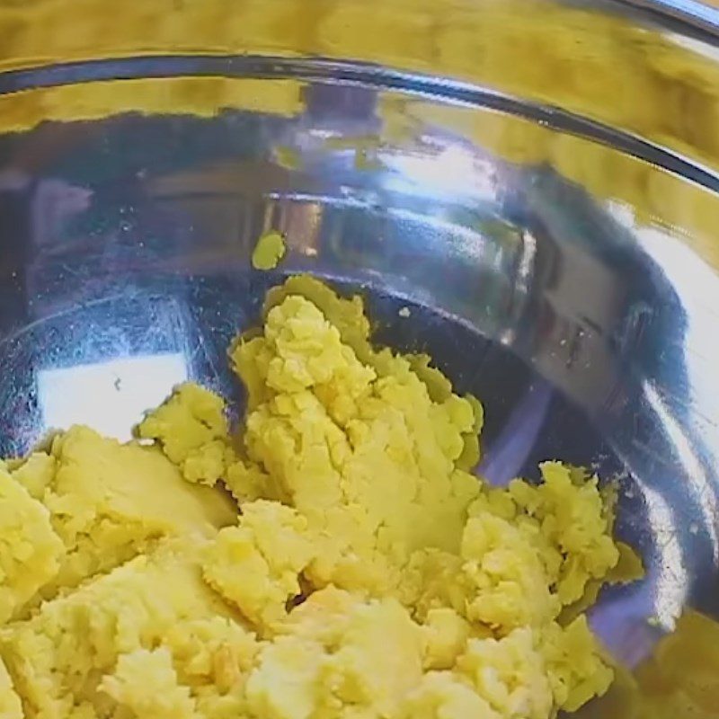 Step 2 Steam and mash mung beans Baked cassava cake with durian