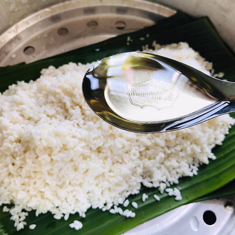 Step 2 Steaming Sticky rice