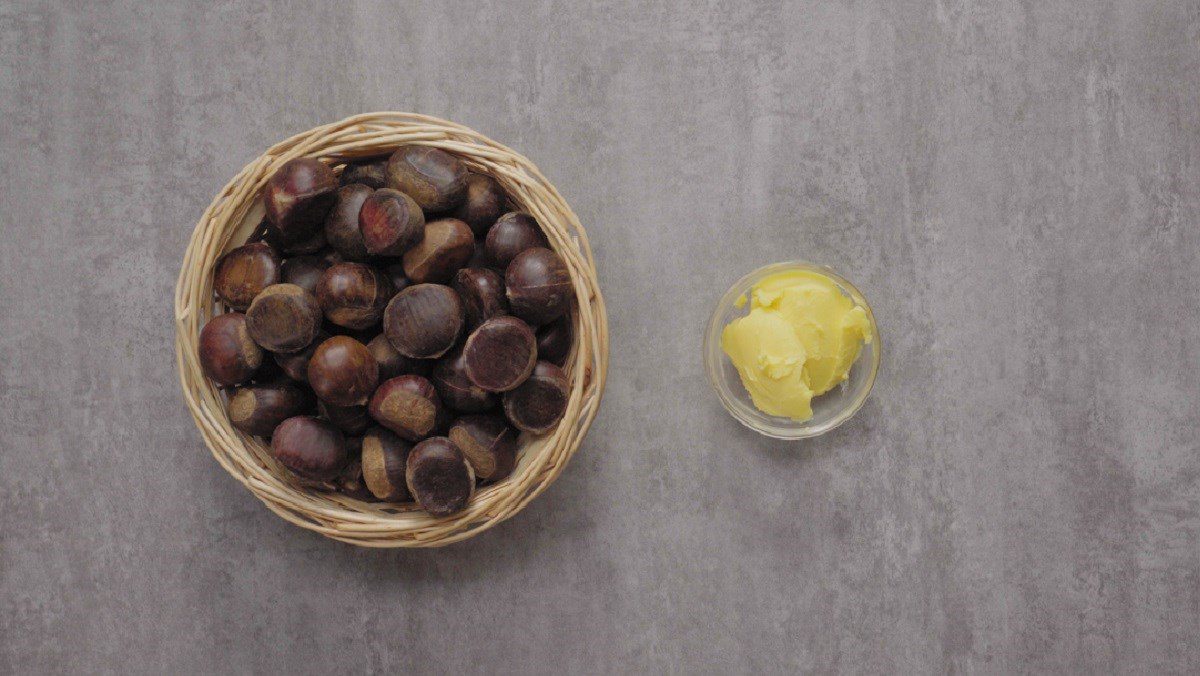 Ingredients for butter roasted chestnuts using an air fryer