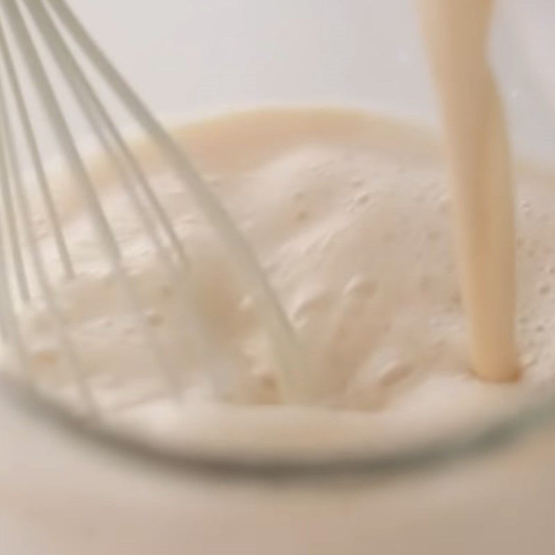 Step 3 Dissolve and strain the pudding mixture for caramel milk pudding