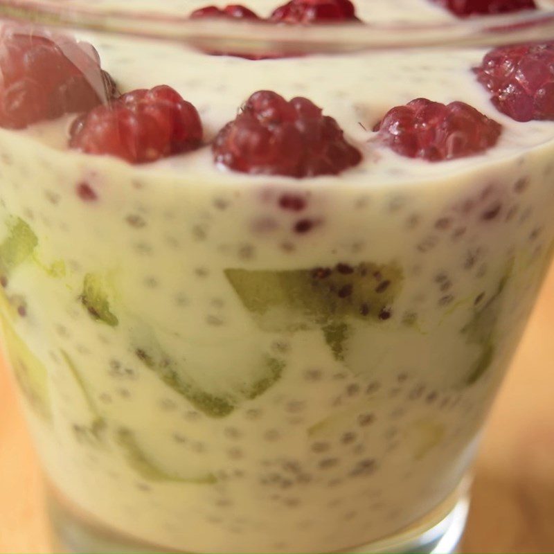 Step 3 Completion Chia seed yogurt with fruit