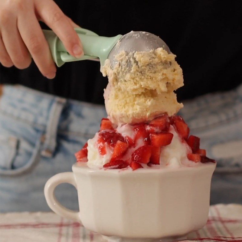 Step 4 Completion of strawberry milk Bingsu