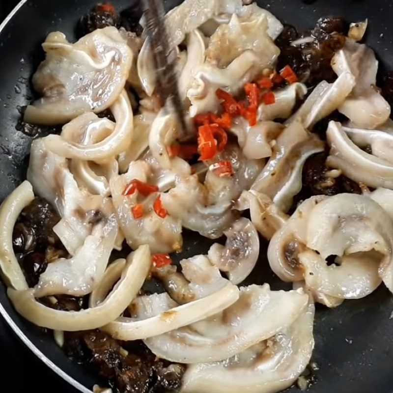 Step 3 Completion Sweet and Sour Pig Ears Stir-fry