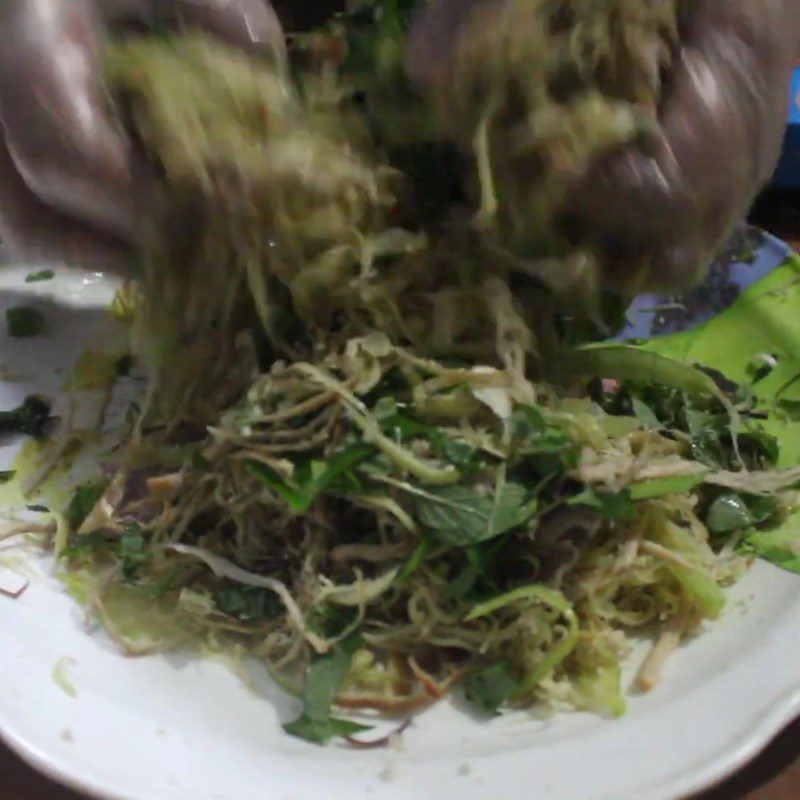 Step 6 Finish Dried squid and banana blossom salad