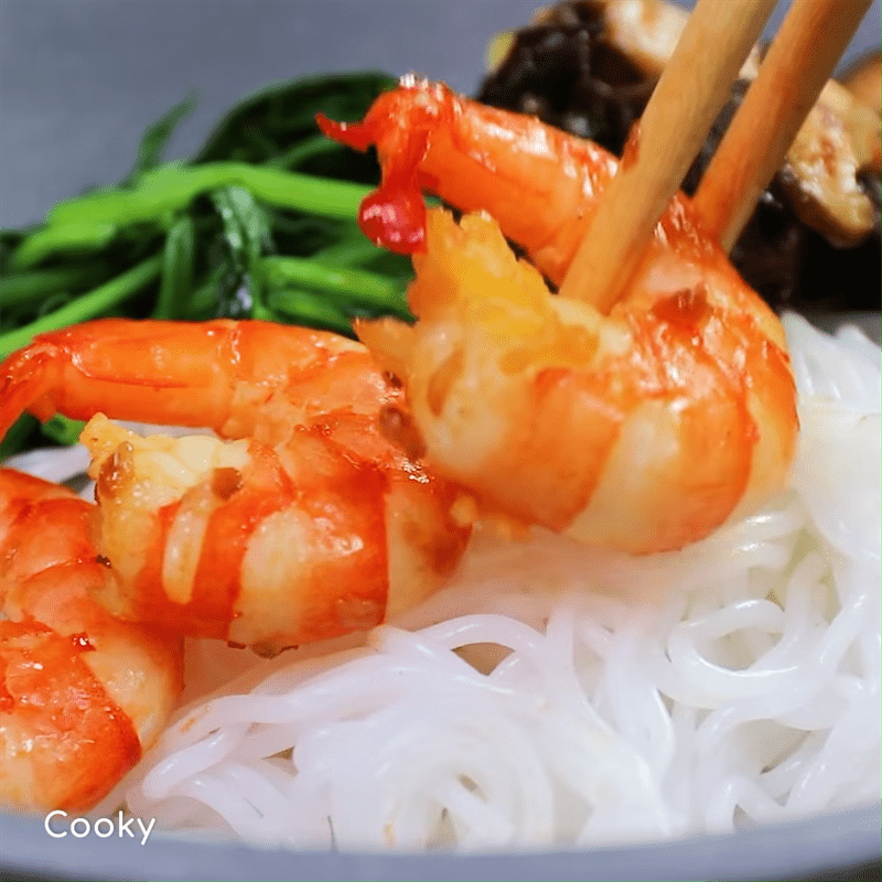 Step 5 Completion of Hải Phòng shrimp noodles