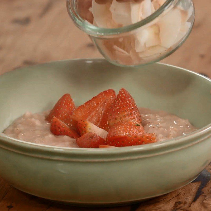 Step 5 Completion Oatmeal strawberry porridge