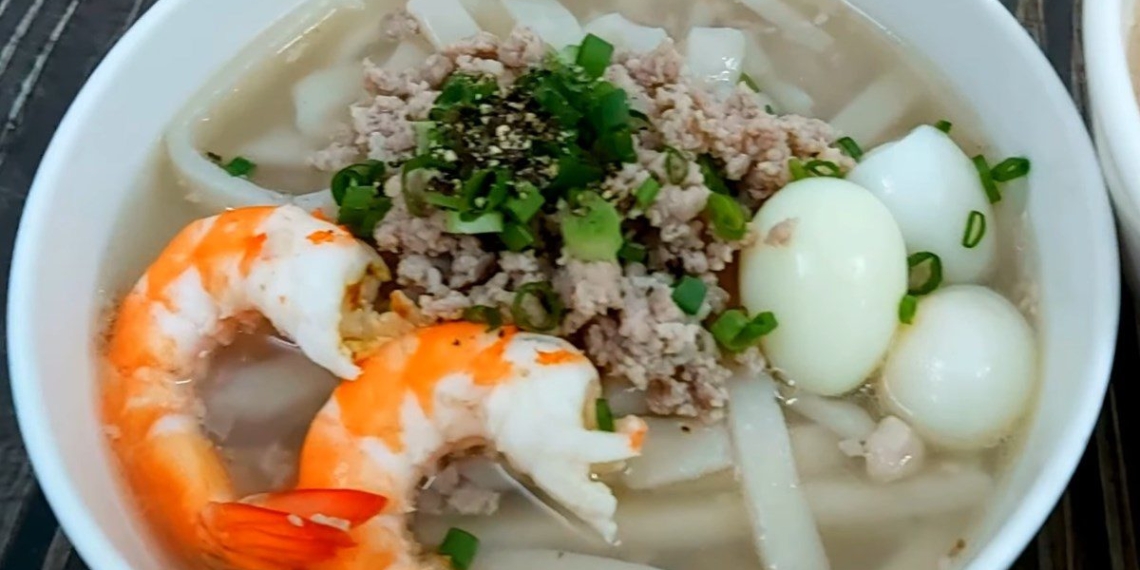 how to cook delicious quick banh canh with minced meat for meal 14374